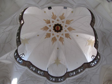 027 Kostel sv. Jana Nepomuckého na Zelené hoře, květen 2015