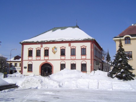 002 Stará radnice - čp. 294, březen 2005