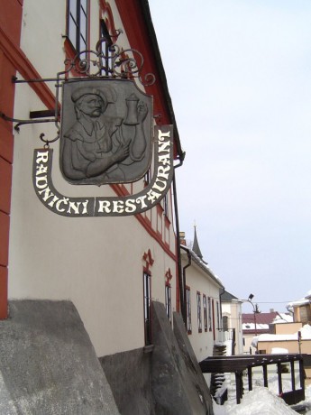 004 Radniční ulice, březen 2005