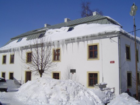 001 Tvrz - čp. 276, březen 2005