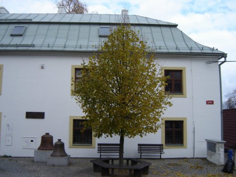 002 Tvrz - čp. 276, říjen 2005