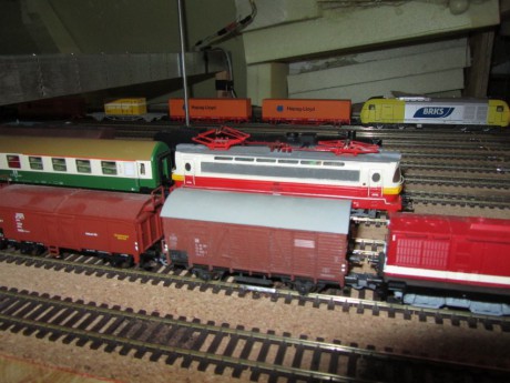 017 Jedno z odstavných nádraží ukrytých pod povrchem kolejiště