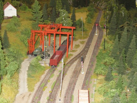 023 Portálový jeřáb v Nedvědici (ten skutečný byl snesen na podzim 2011)