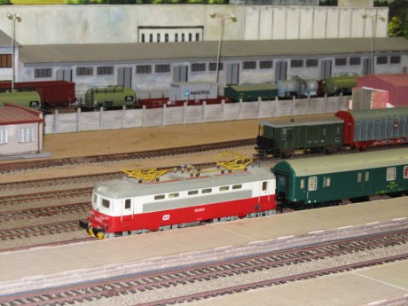 038 Plecháč 242.229-5 v ŽST Žďár nad Sázavou