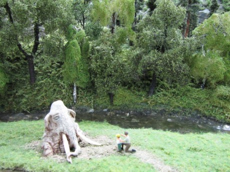 040 Socha Mamuta od Michala Olšiaka pod Rozštípenou skálou