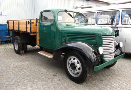 006 Praga RN valník, třístranný sklápěč